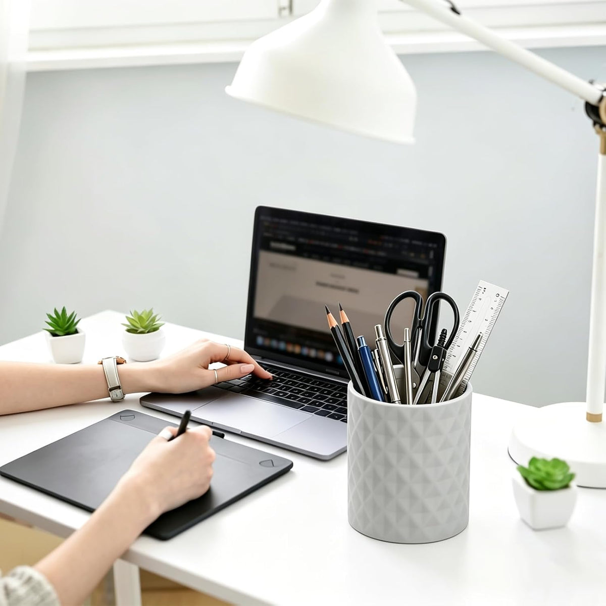 Pen Holder, Silicone Pencil Holder for Desk Organizer & Accessories